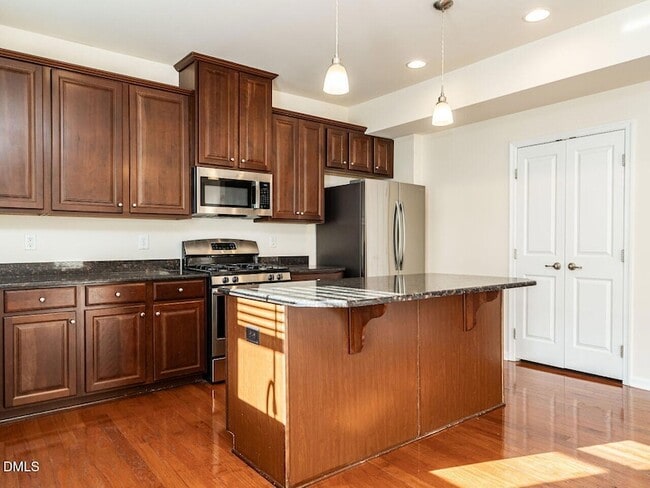 Building Photo - 309 Roundhouse Lane