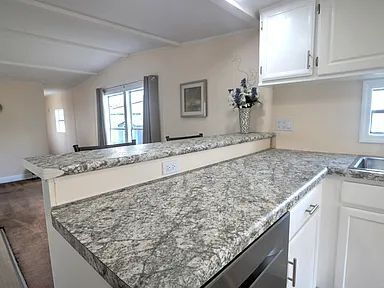 Building Photo - Beautifully Remodeled Lakefront Home | Spring-Fed Lake Views