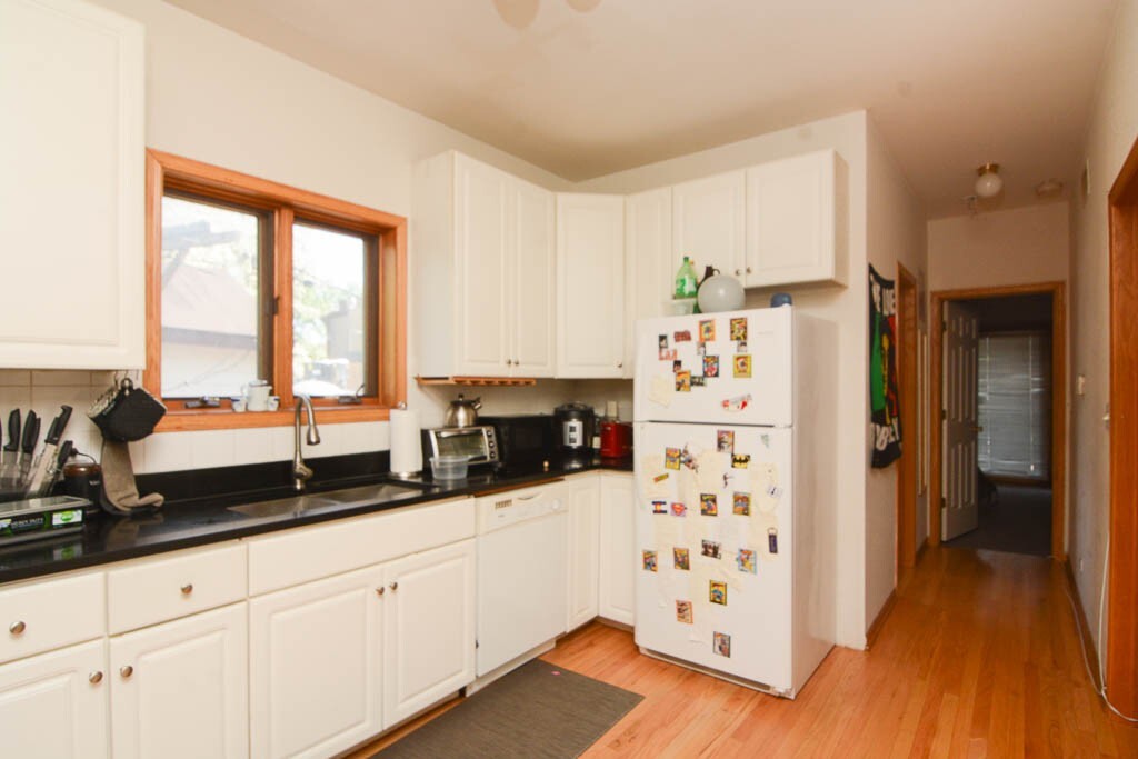 Building Photo - 1351 N Wolcott Ave