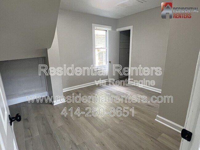 Building Photo - 5426 N 41st St