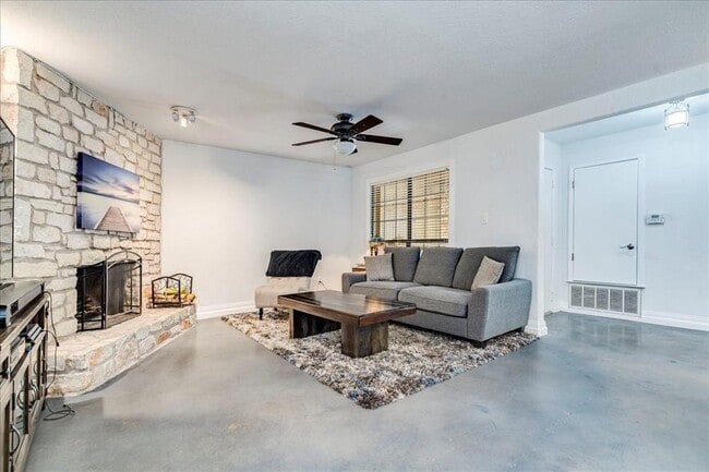 Building Photo - 8518 Fathom Cir