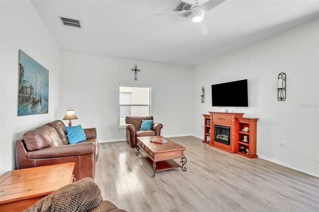 Building Photo - 9826 Heron Pointe Dr