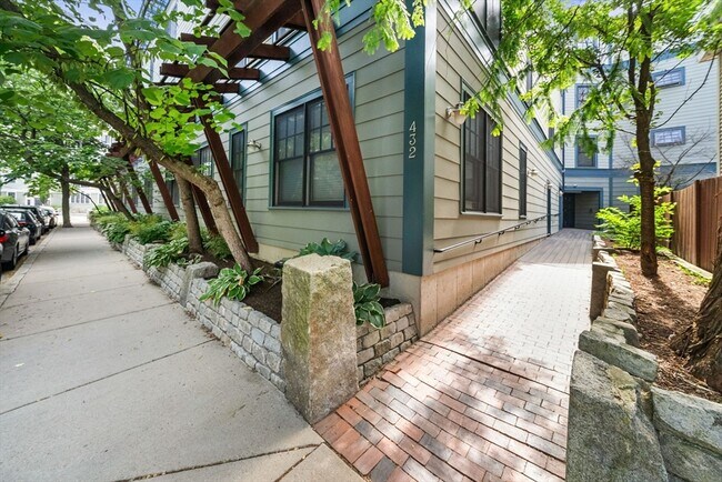 Building Photo - 432 Norfolk St