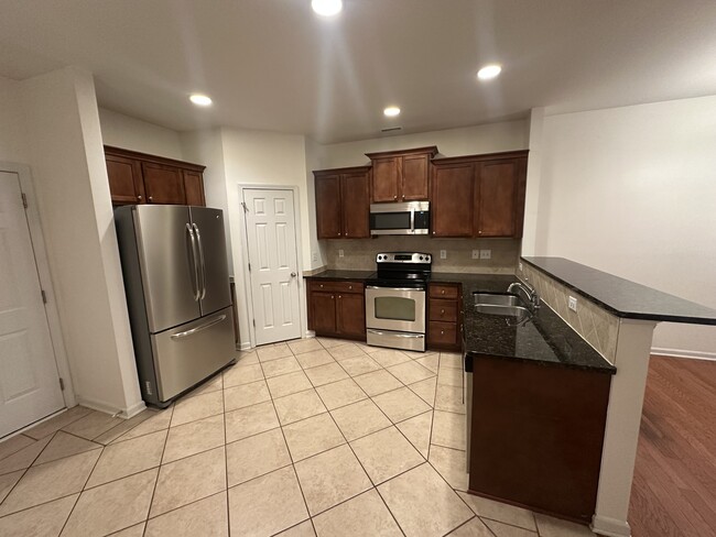 Building Photo - 2728 Cloud Mist Cir