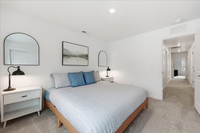 Building Photo - 4226 W Perspective St