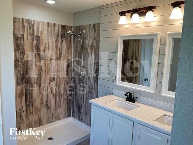Building Photo - 121 Alexandria Cir