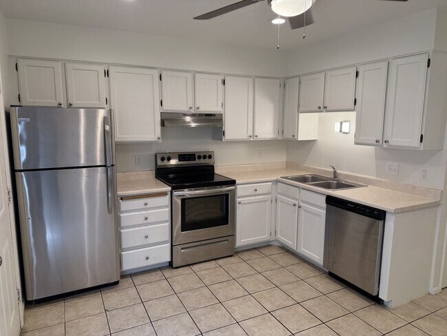 Building Photo - 1156 N 200 W