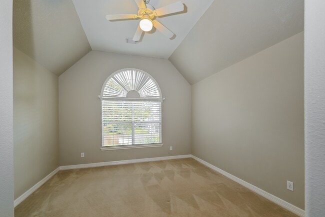 Building Photo - 17714 Meadow Crossing Ln