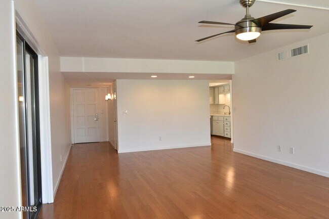 Building Photo - 5122 N 31st Way