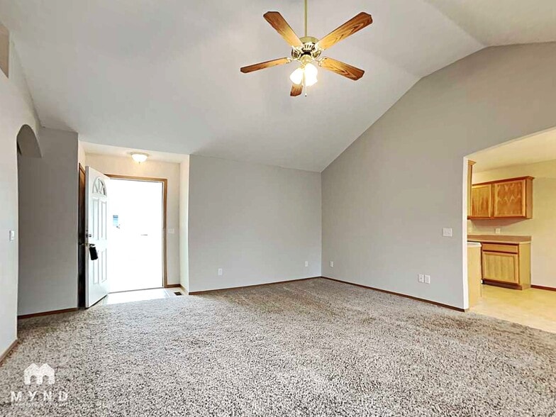 Building Photo - 429 N Century Ave