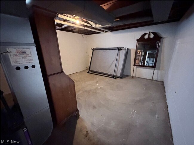 Building Photo - 3023 Torrington Ave