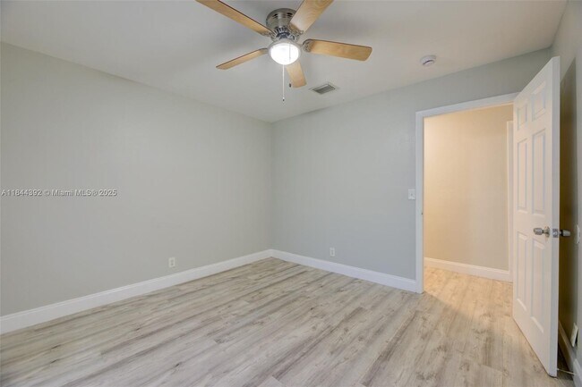 Building Photo - 1224 NE 2nd Ave