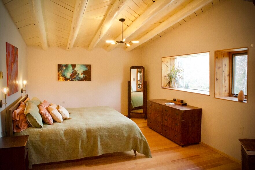 Building Photo - 39 Burro Bend