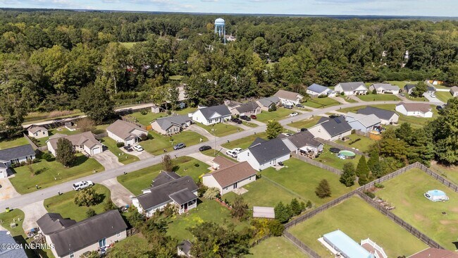 Building Photo - 131 Oakley Dr