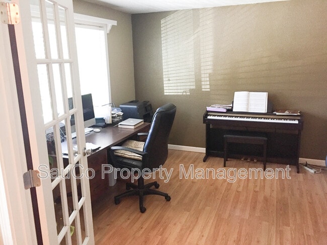 Building Photo - 22120 S Leslie Ave