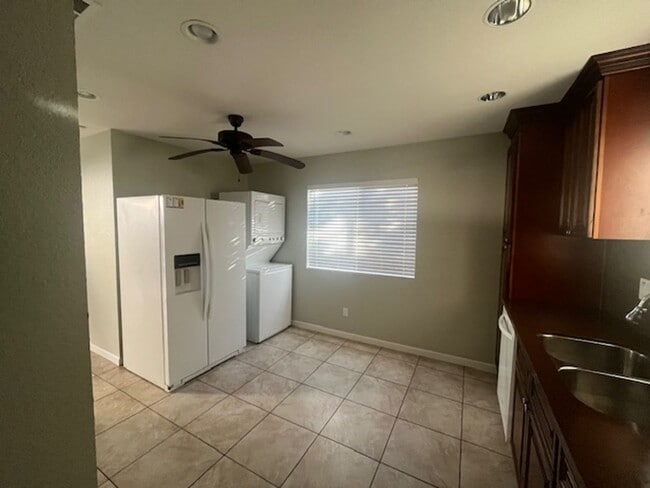 Building Photo - Charming Loma Linda Back House with All Utilities + Wi-Fi  Included