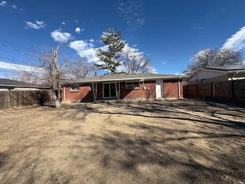 Building Photo - 3145 E Carmel Dr