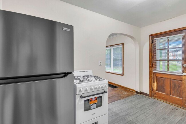 Building Photo - 47-53 S Burgess Ave