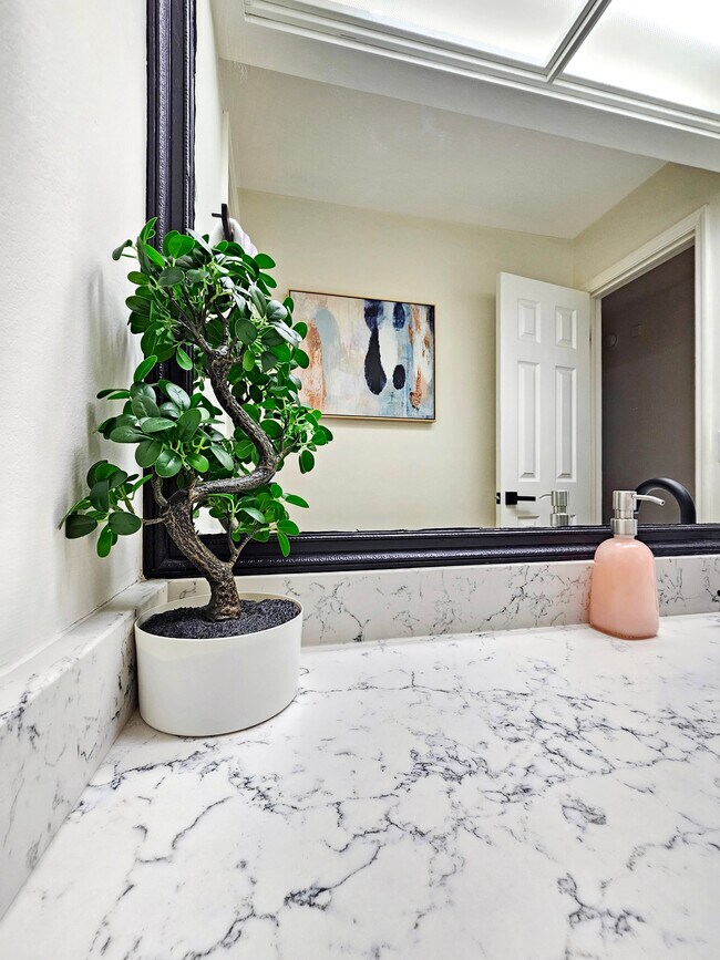 Building Photo - 11402 Suncreek Pl