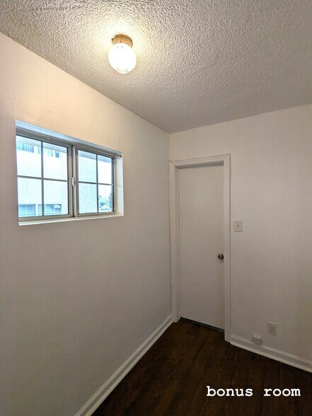 Building Photo - 3813 Huron Ave