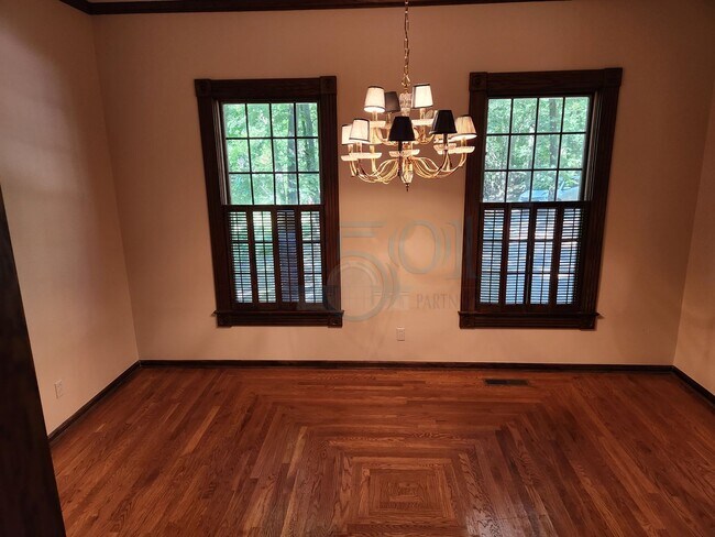 Building Photo - RARE exquisite home on acreage in the heart of West Little Rock!