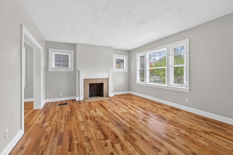 Building Photo - 1123-1125 S Ohio Ave