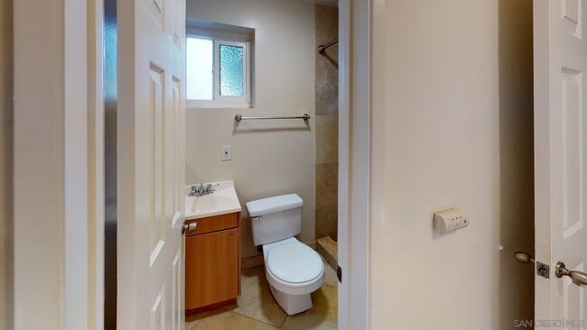 Building Photo - Large house on Prosperity! Private Yard! (...