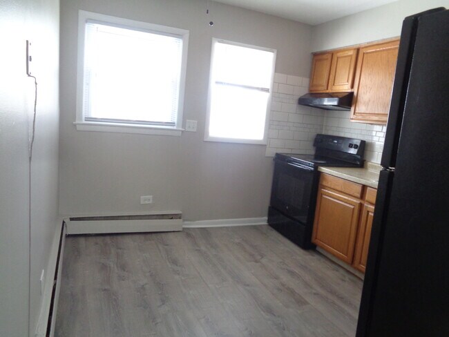 Building Photo - 1340 N Main St