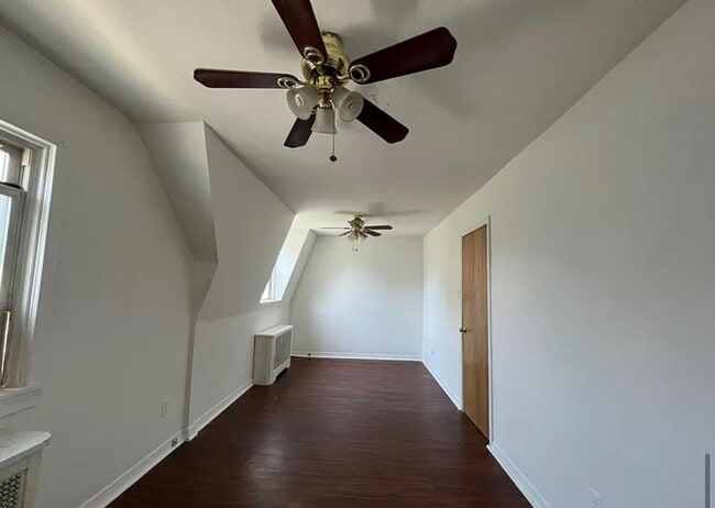Building Photo - 3 Bed, 1 Bath