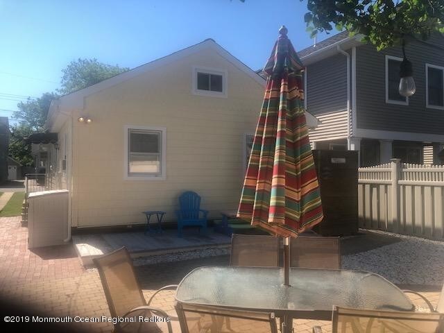 Building Photo - 1807 Greenwood Terrace