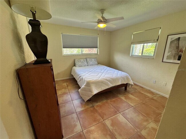 Building Photo - 50 Oak Tree Dr