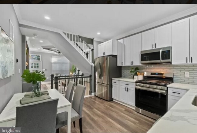 Building Photo - 3248 Leverton Ave