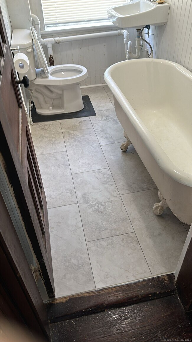 Building Photo - 118 Ellsworth St