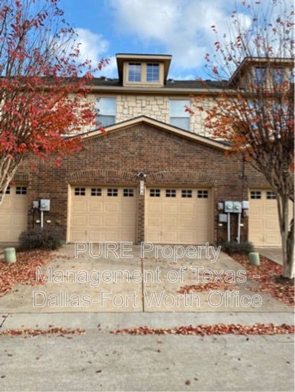 Building Photo - 2734 Hyde Park Dr