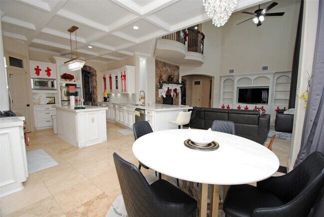 Building Photo - 15823 Medina Lake Ln