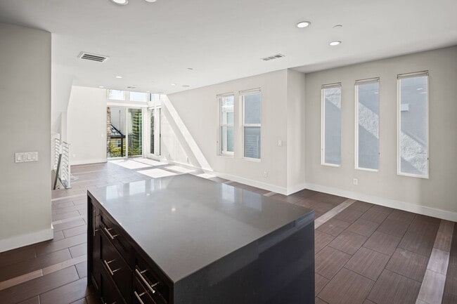 Building Photo - Resort Style 2BD Townhome in Origen at Civ...