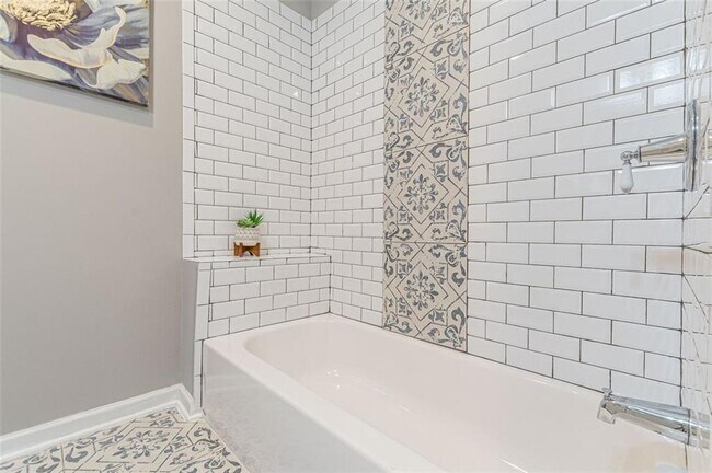 Building Photo - 3362 Colville Ave
