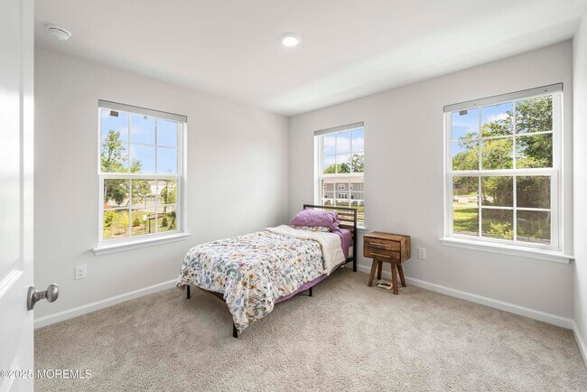 Building Photo - 64 Wembley Wy