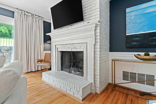 Building Photo - 3208 N Woodridge Rd