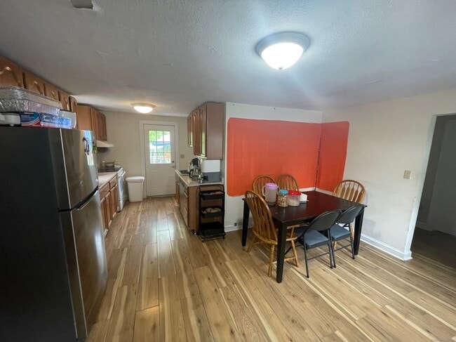 Primary Photo - 81 Benedict St