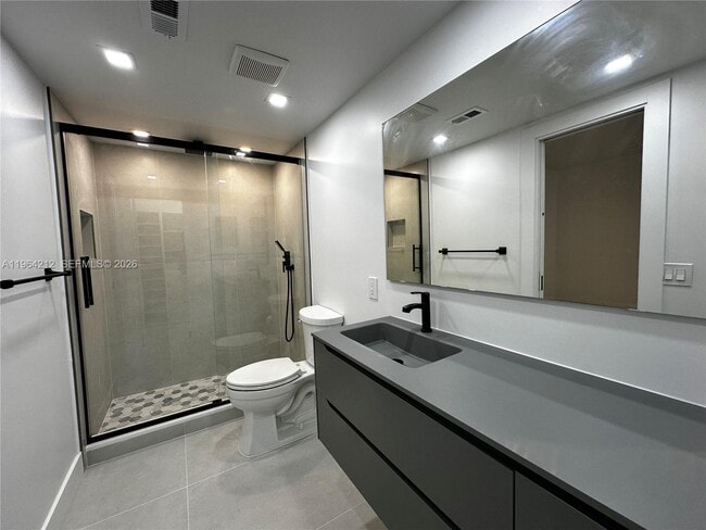 Building Photo - 10625 SW 112th Ave