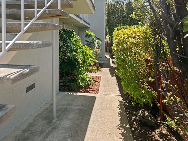 Building Photo - 3420 64th Ave Pl