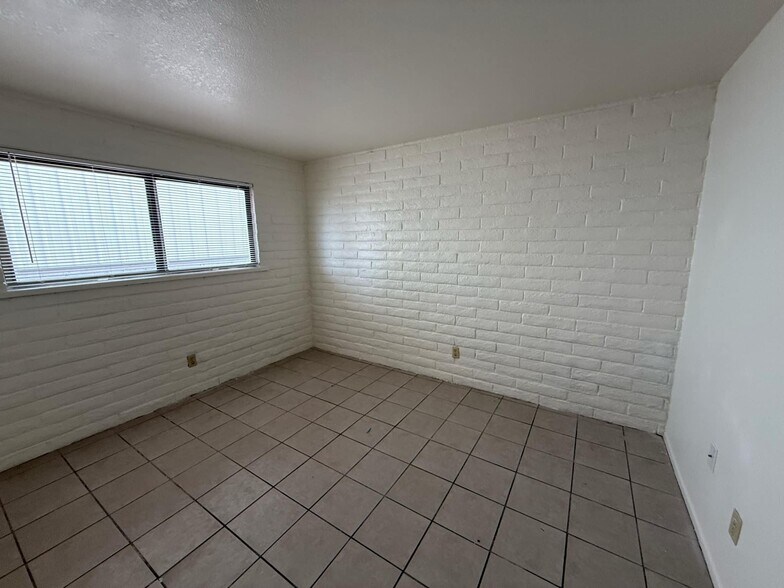 Building Photo - 3403 N Flanwill Blvd