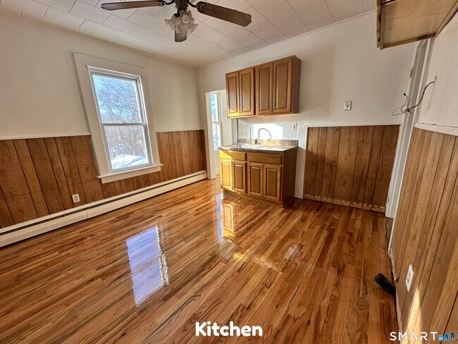 Building Photo - 19 High St