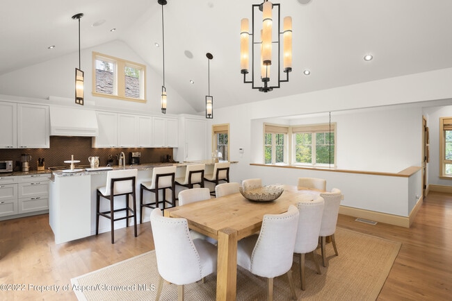 Building Photo - 509 W Hopkins Ave