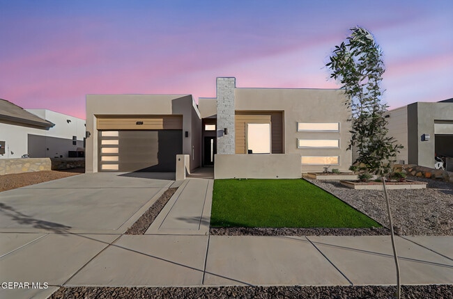 Building Photo - 828 Eltham Dr