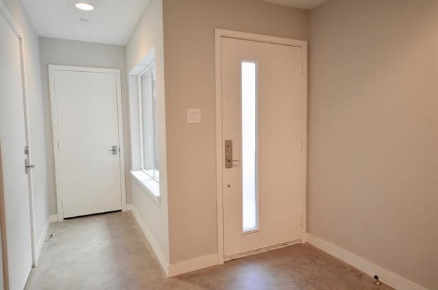 Building Photo - 2111 Bennett Ave