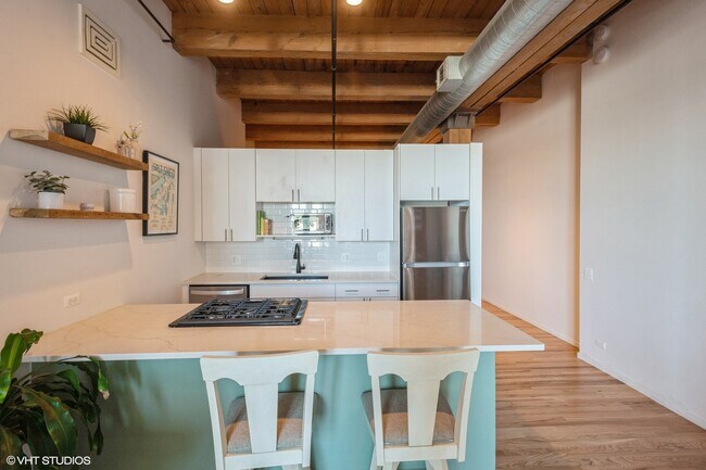 Building Photo - 728 W Jackson Blvd