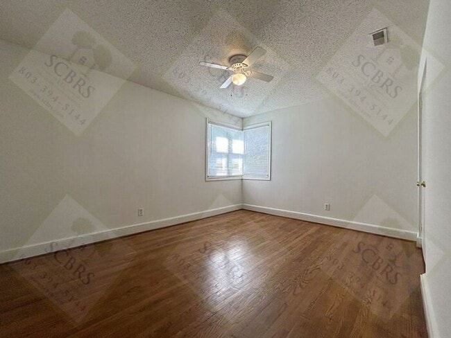 Building Photo - Great 2 bedroom, 1 bath