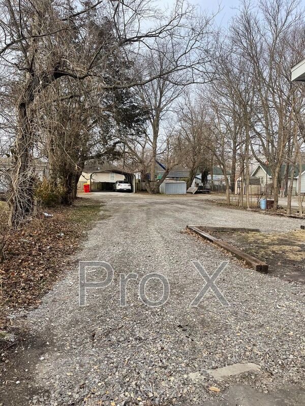 Building Photo - 211 E Adams St